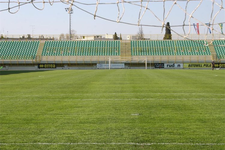 Slika /2018/nogometni stadion.JPG